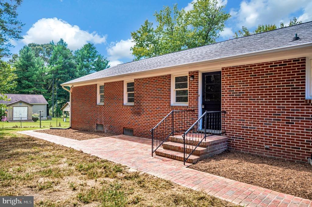 Pine Tree Ln, King George, VA 22485