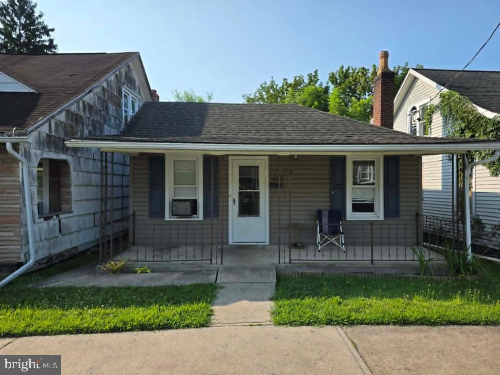 W 5th St, Lewistown, PA 17044
