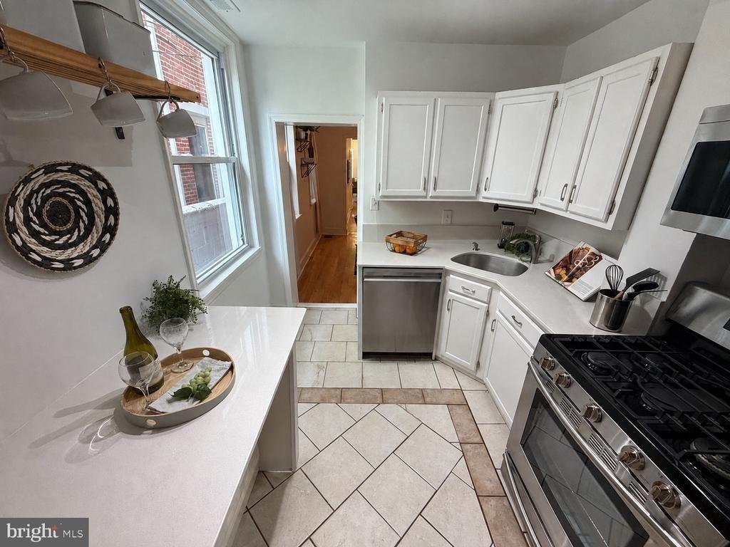 S Ellwood Ave, Baltimore, MD 21224