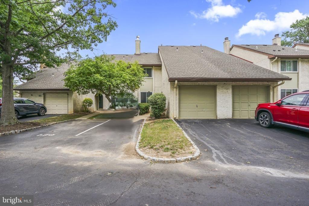 Thoreau Dr, Plainsboro, NJ 08536