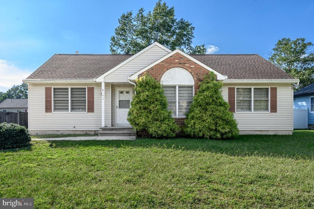 Nautilus Dr, Manahawkin, NJ 08050
