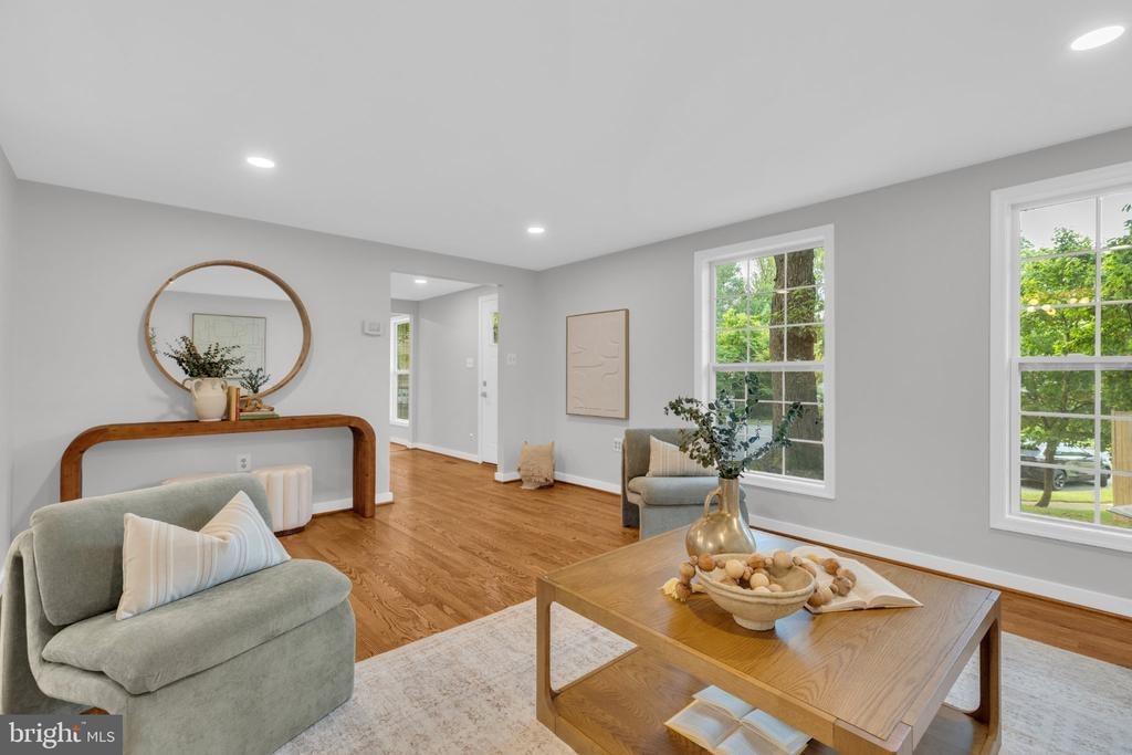 Dosinia Ct, Reston, VA 20191