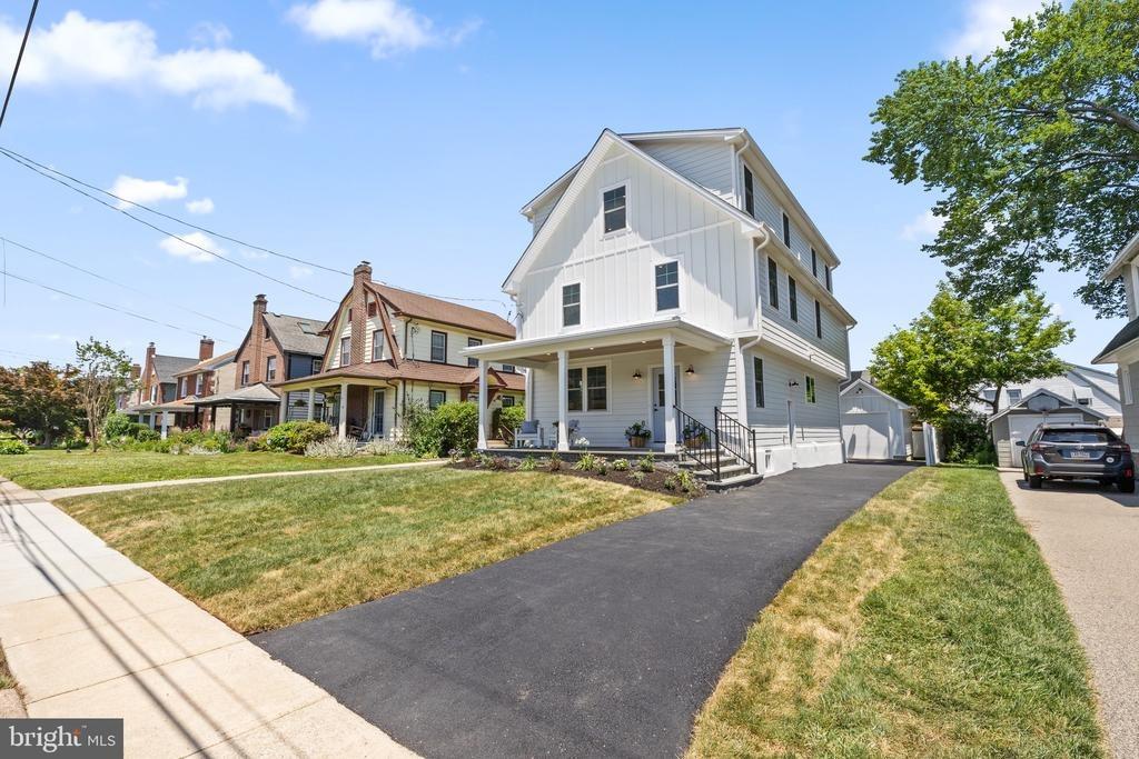 Sycamore Rd, Havertown, PA 19083