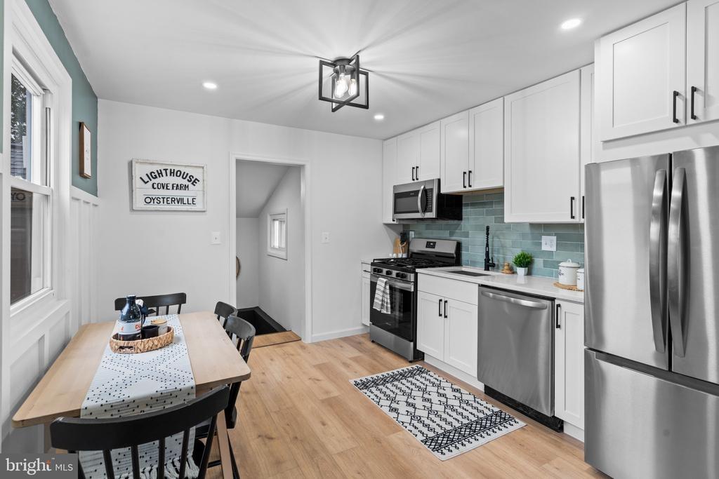 Fernglen Ave, Glen Burnie, MD 21061