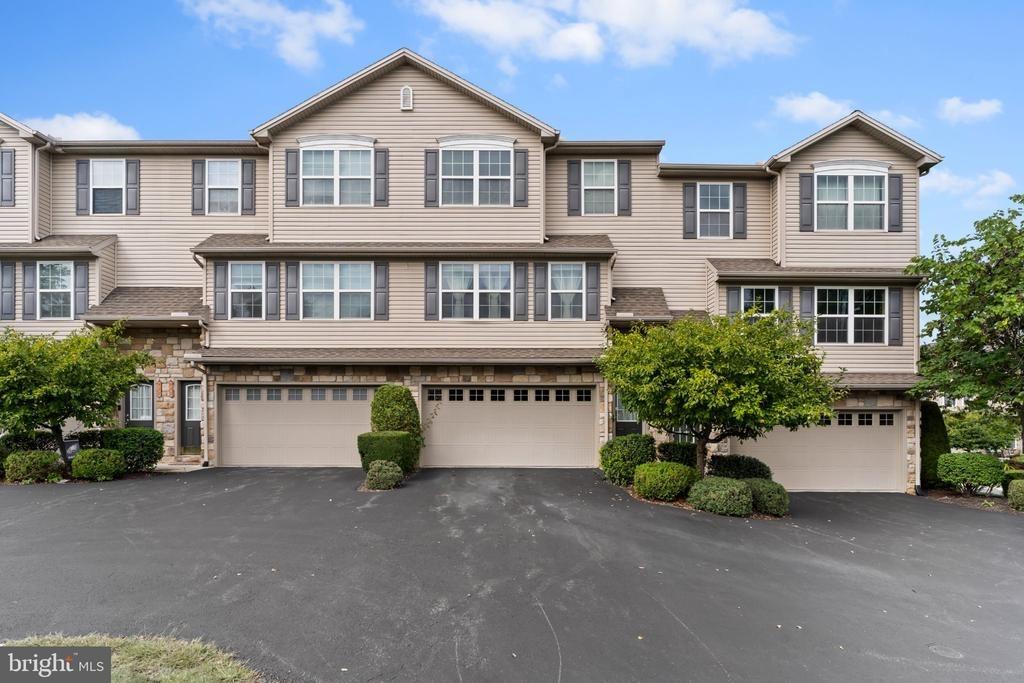Mercury Dr, Mechanicsburg, PA 17050
