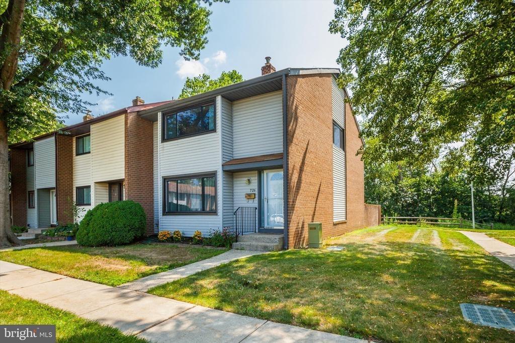 Twin Rivers Dr N, East Windsor, NJ 08520