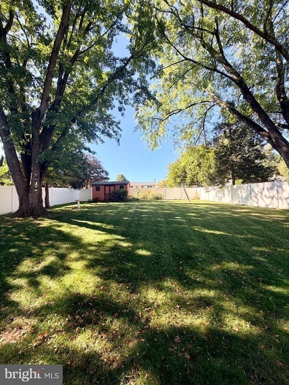 Chestnut Ln, Bechtelsville, PA 19505