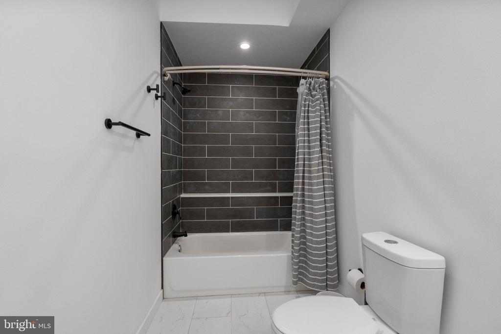 Chatham St, Philadelphia, PA 19134