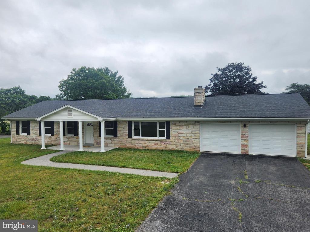Valley Rd, Berkeley Springs, WV 25411