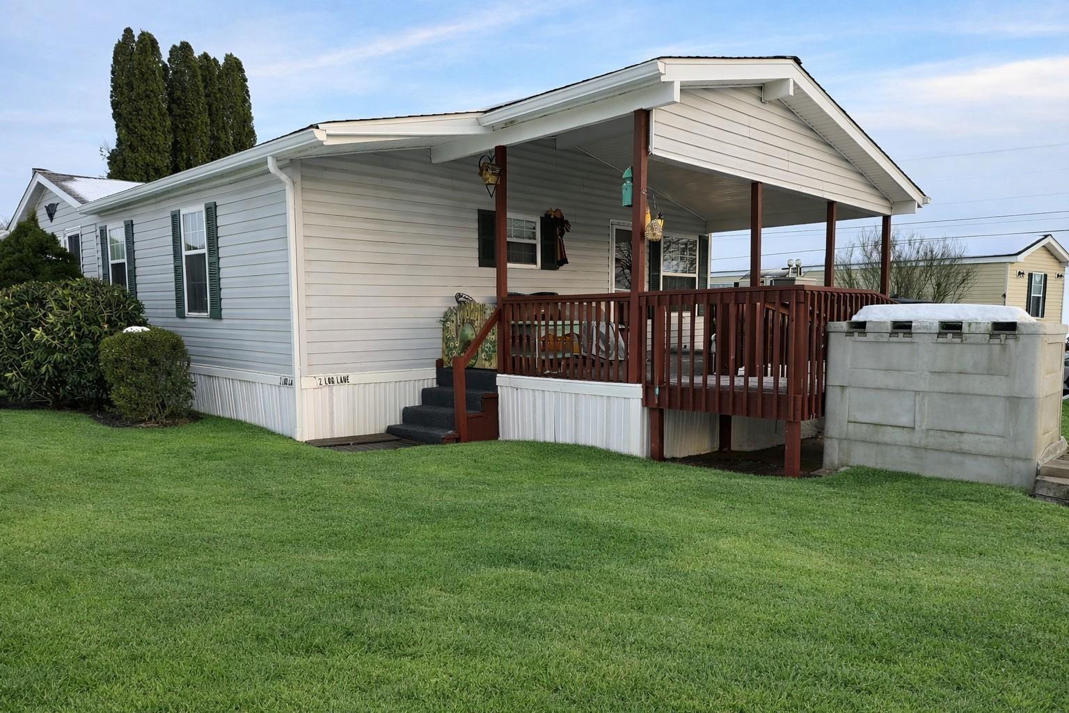 Log Ln, East Earl, PA 17519