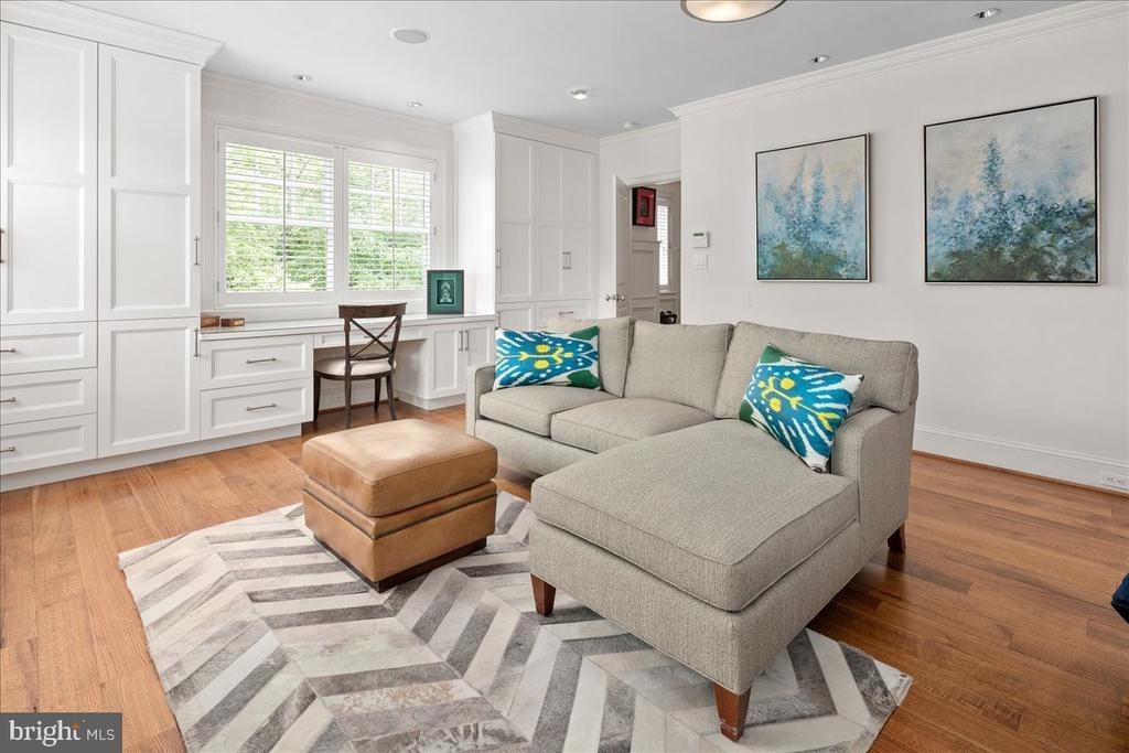 32nd St N, Arlington, VA 22207