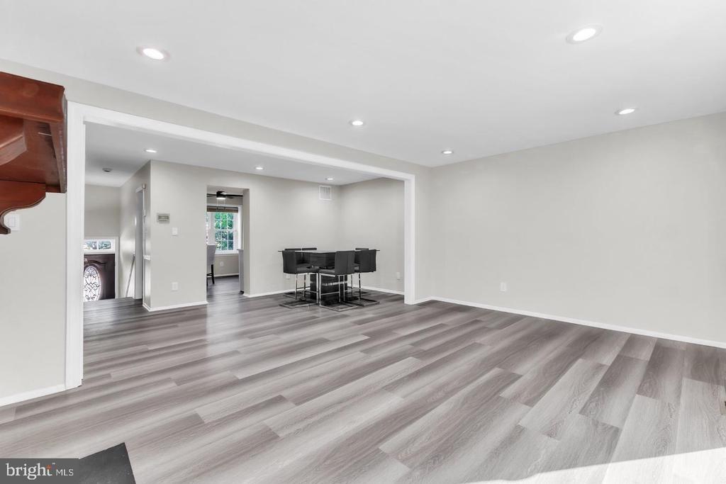 Ebony Rd, Parkville, MD 21234