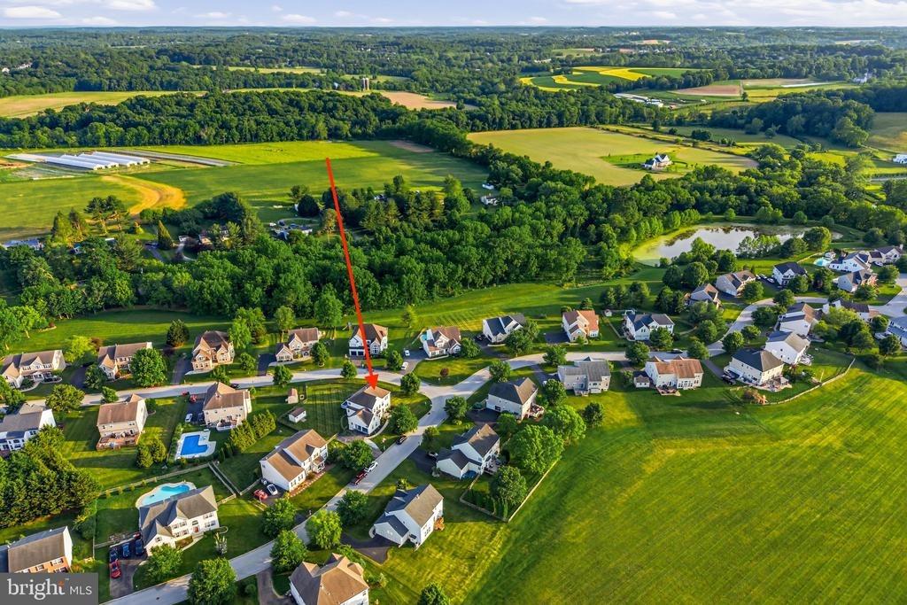 Mystic Ln, West Grove, PA 19390