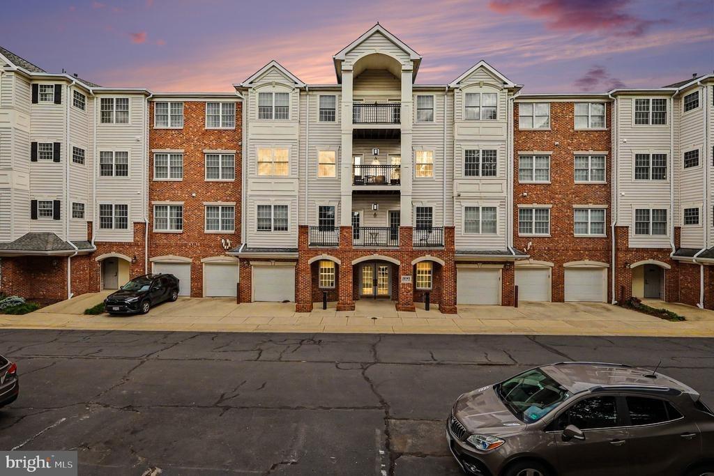 Royal Palace Sq, Sterling, VA 20165