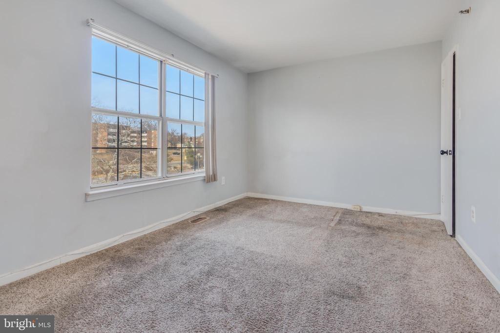 Milltown Ct, District Heights, MD 20747