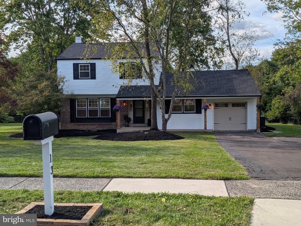 Brook Ln, Chalfont, PA 18914