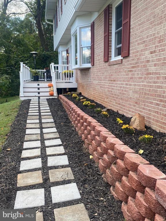 Padgett Dr, Haymarket, VA 20169