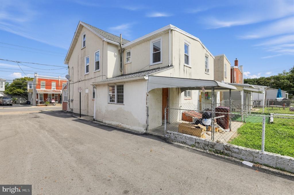 W 5th St, Bridgeport, PA 19405