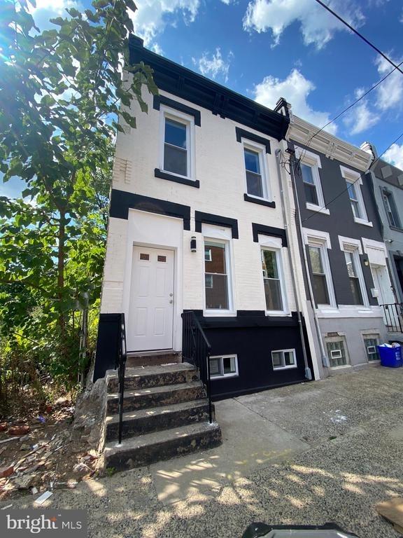 N 11th St, Philadelphia, PA 19133