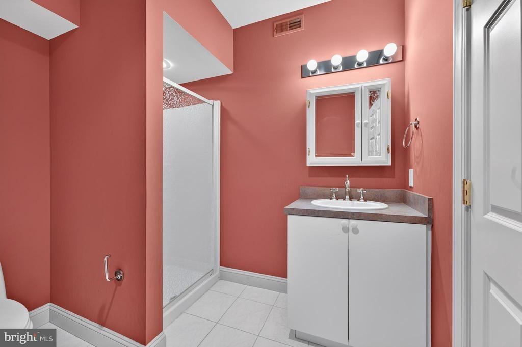 Bridgeboro Rd, Moorestown, NJ 08057