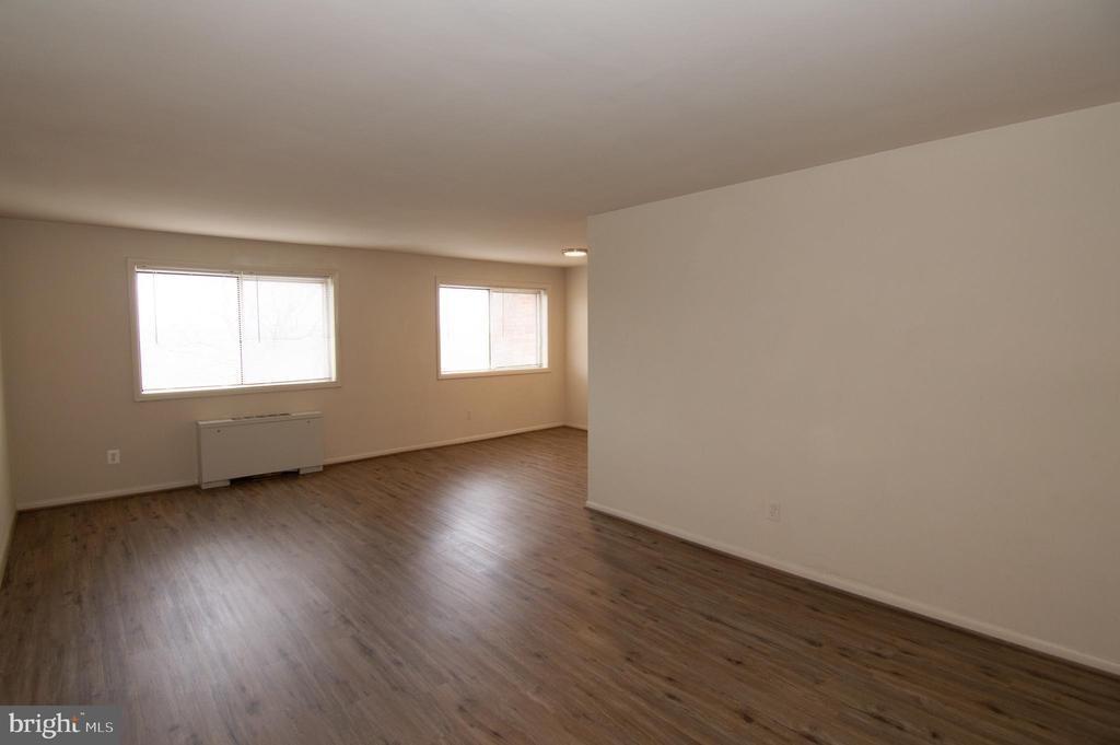 S Dickerson St, Arlington, VA 22204