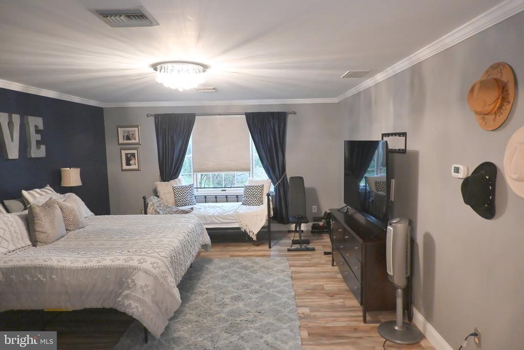 Jamie St, Fort Ashby, WV 26719