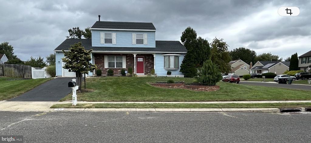 Berwick Ln, Sicklerville, NJ 08081