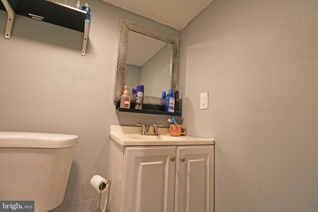Oakley Rd, Upper Darby, PA 19082