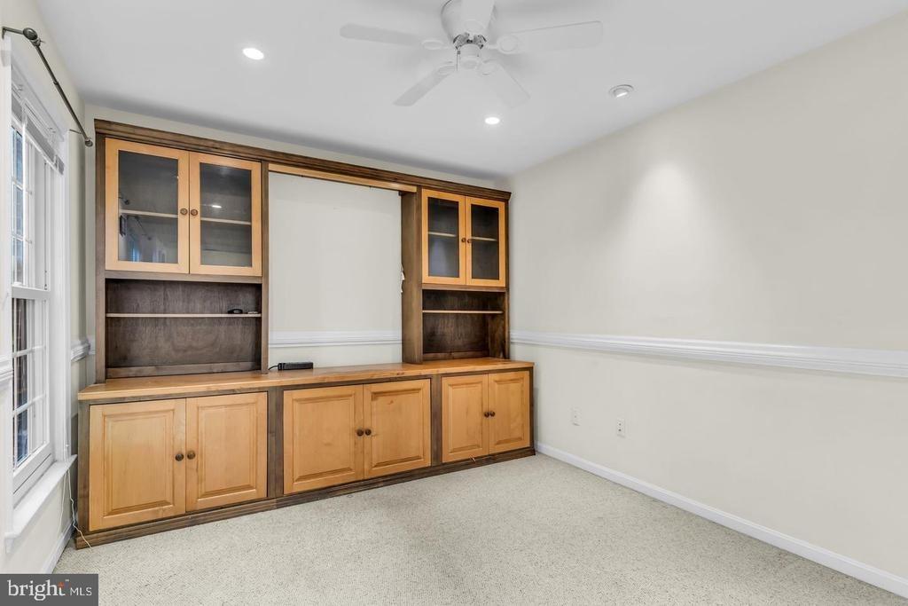 Chriswell Pl, Herndon, VA 20171