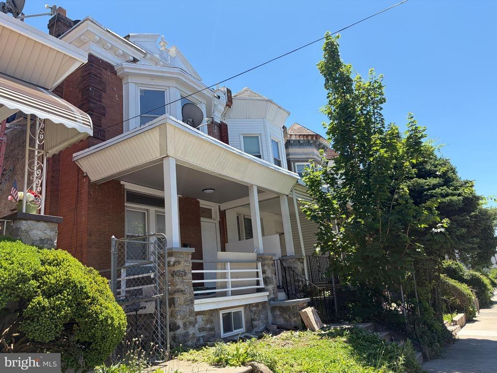 N 11th St, Philadelphia, PA 19141