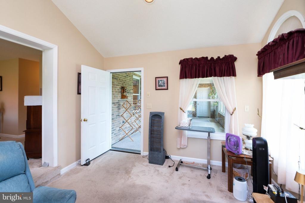 N River Rd, Mount Solon, VA 22843