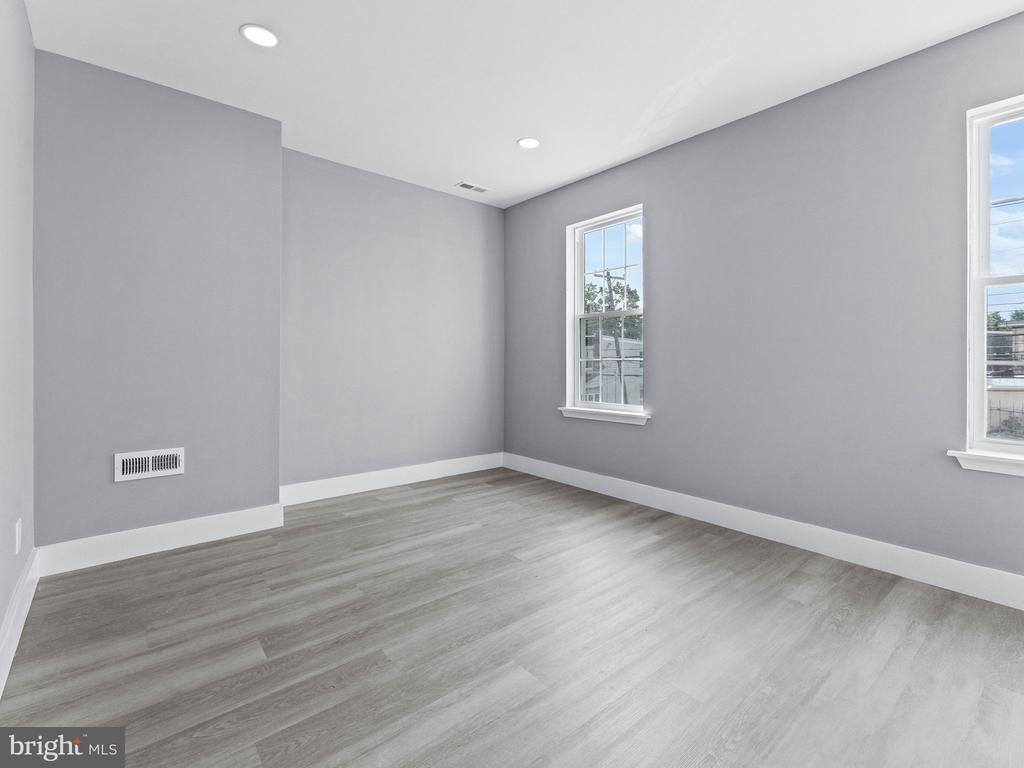 S 6th St, Darby, PA 19023