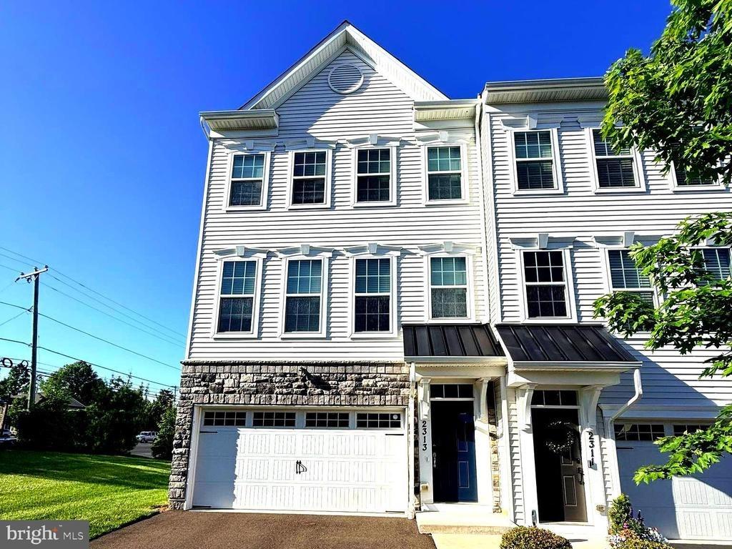 Macis Cir, Warrington, PA 18976