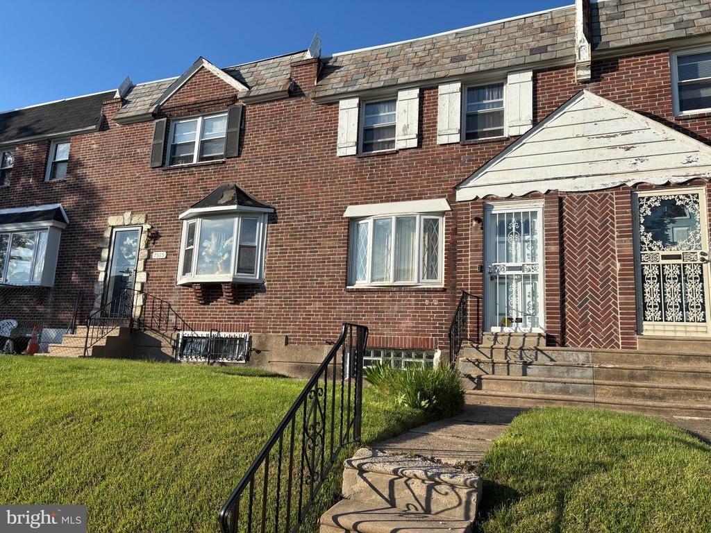 Gilbert St, Philadelphia, PA 19150