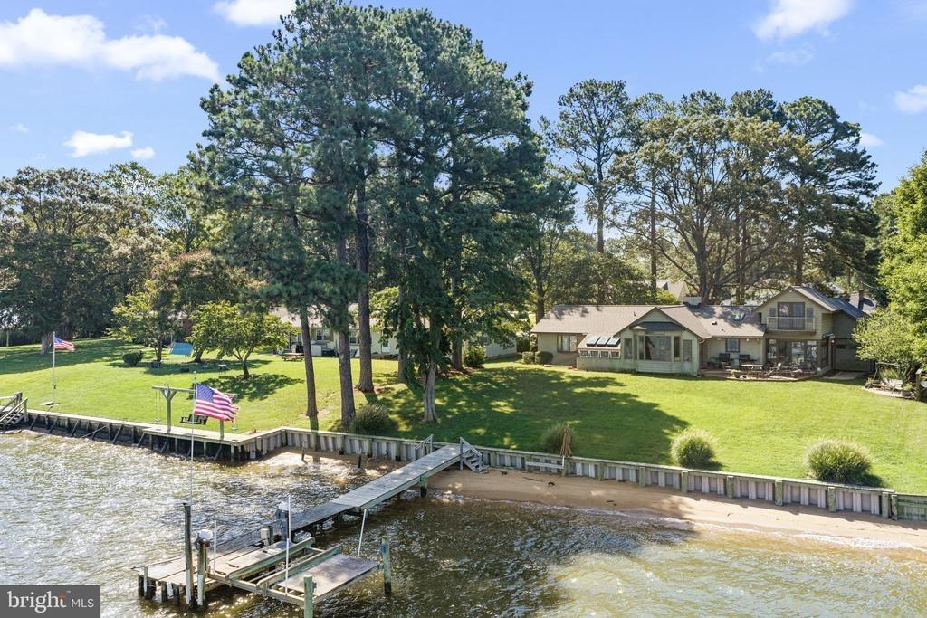 E Gwynnfield Rd, Tappahannock, VA 22560
