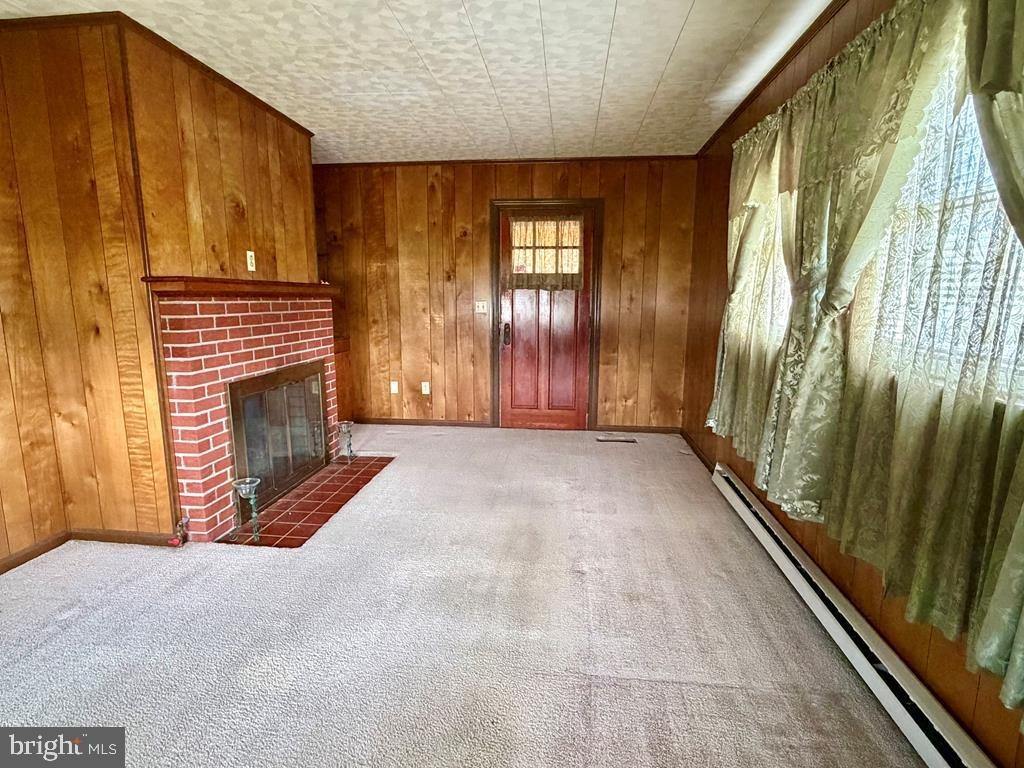Hampton Hall Rd, Callao, VA 22435