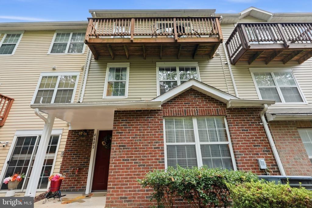 Deepwood Ct, Bowie, MD 20720