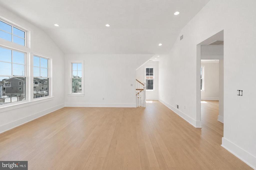 W Carolina Ave, Long Beach Township, NJ 08008