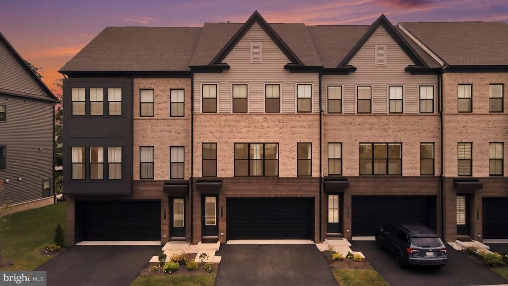Copper Tree Ter, Ashburn, VA 20148