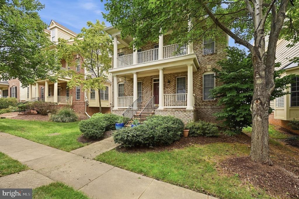 Topaz St, Fairfax, VA 22031