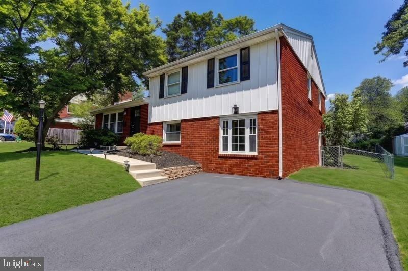W Thompson Ave, Springfield, PA 19064