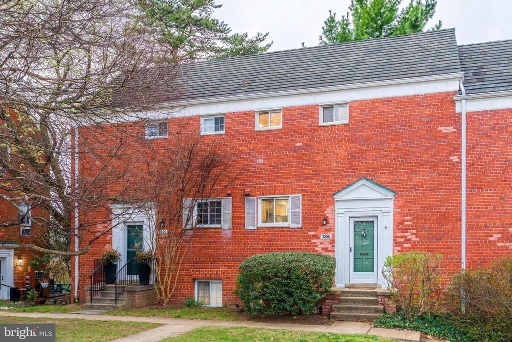 Wellington Rd, Alexandria, VA 22302