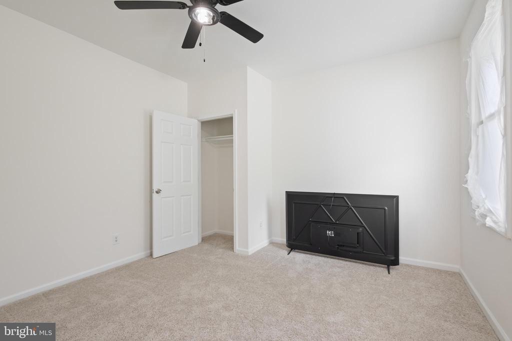 Virginia Ave, Halethorpe, MD 21227