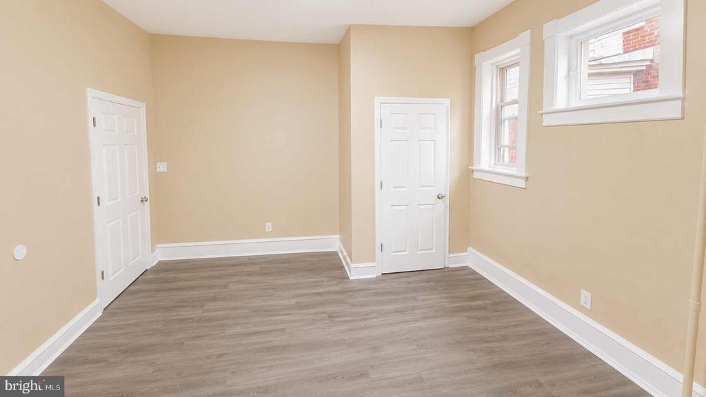 Spring St, Trenton, NJ 08618