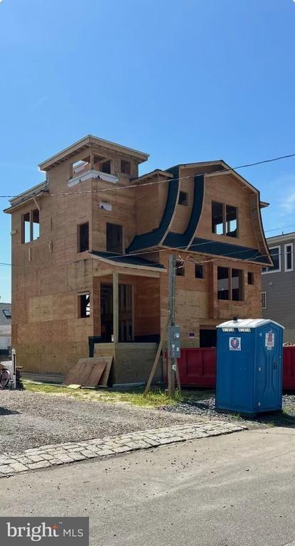 W South 31st St, Long Beach Township, NJ 08008
