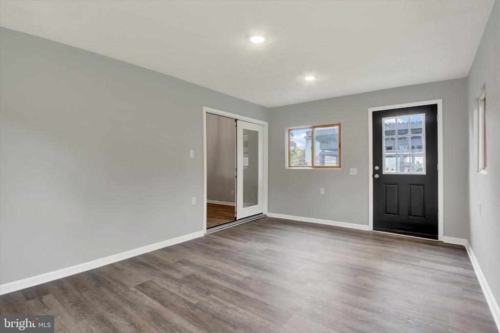 Claremont Dr, Seven Valleys, PA 17360