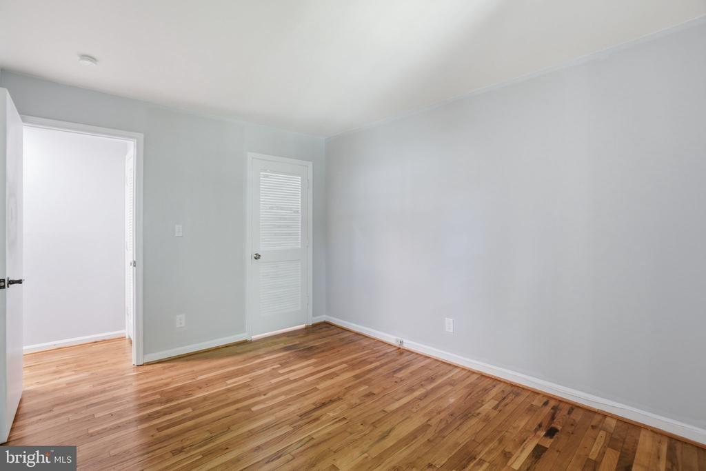 Prince James Dr, Springfield, VA 22152