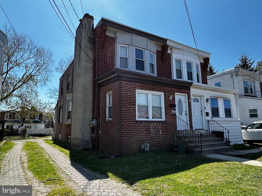 N Macdade Blvd, Glenolden, PA 19036