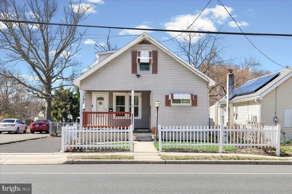Buttonwood Dr, Ewing, NJ 08638