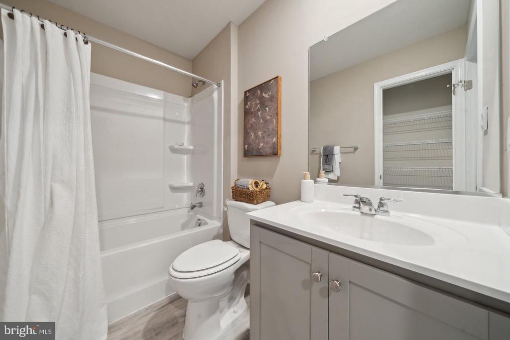 Capstan Ln, Richmond, VA 23234
